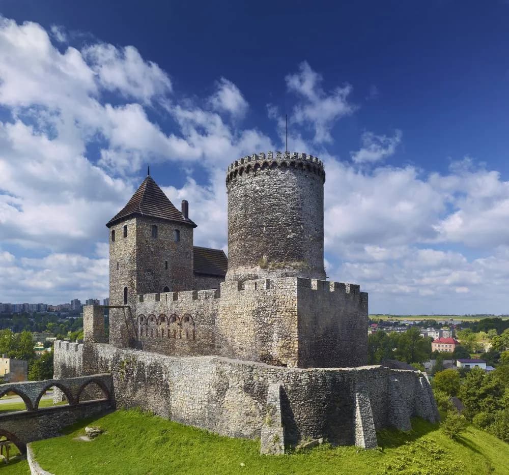 Zamek w Będzinie: Fascynująca historia i tajemnice średniowiecznej warowni