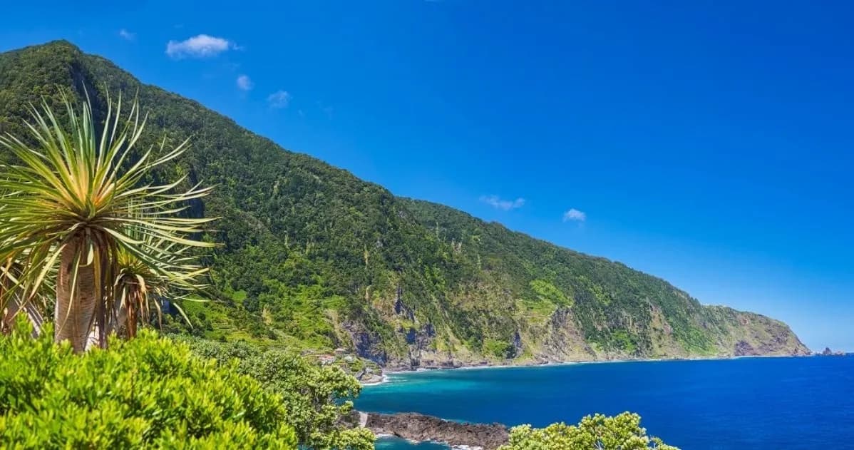 Madera czy Wyspy Kanaryjskie: Który kierunek wybrać na wakacje?