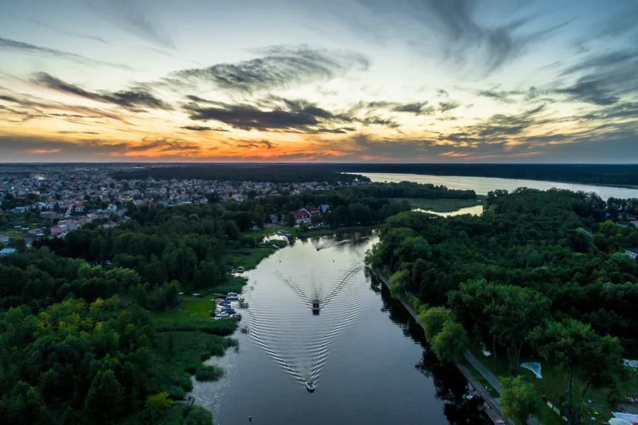 Jezioro w Augustowie: Tajemnice, atrakcje i niezapomniane chwile