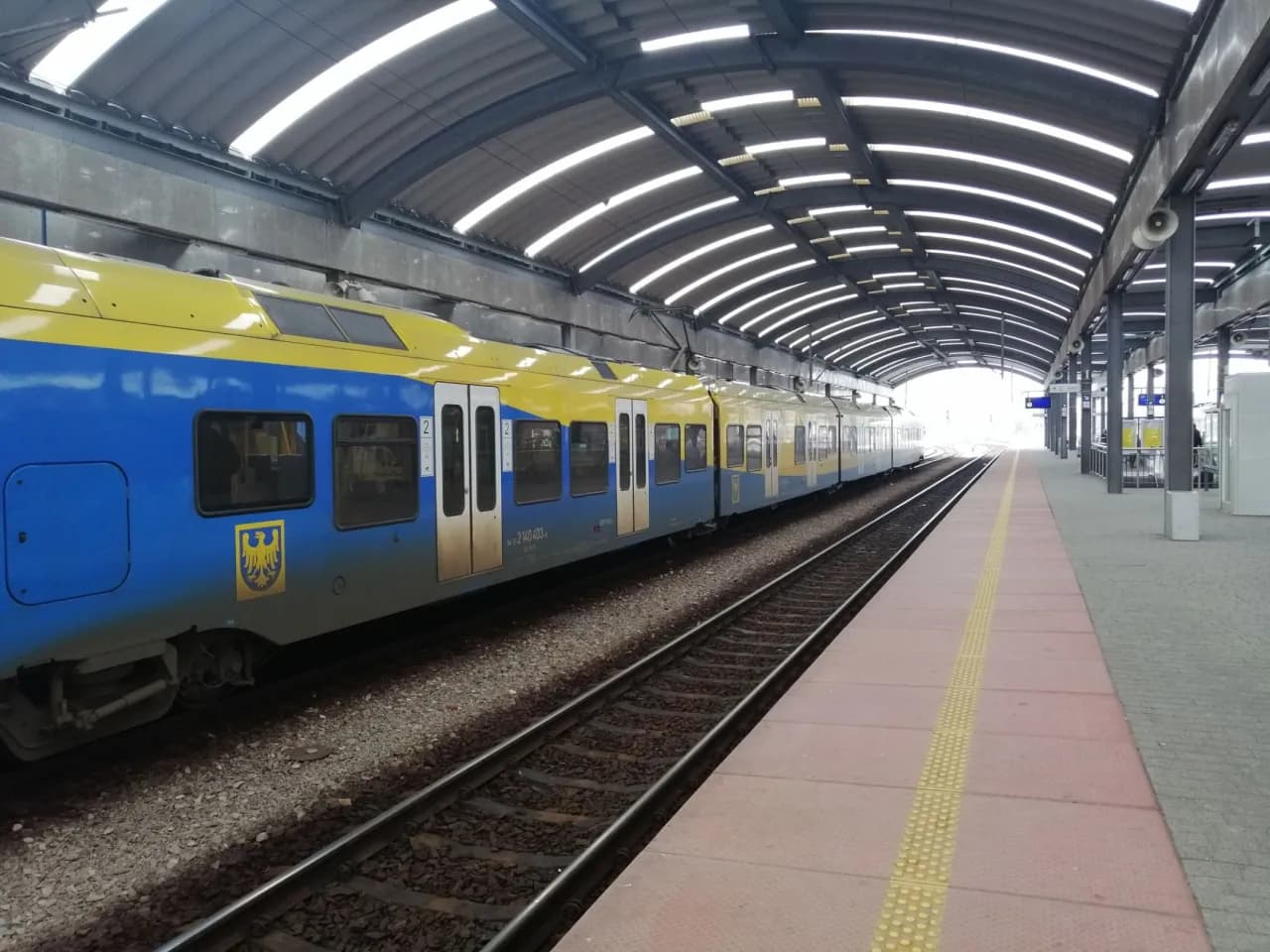 Jak dojechać do Ustronia pociągiem - szybkie połączenia i porady