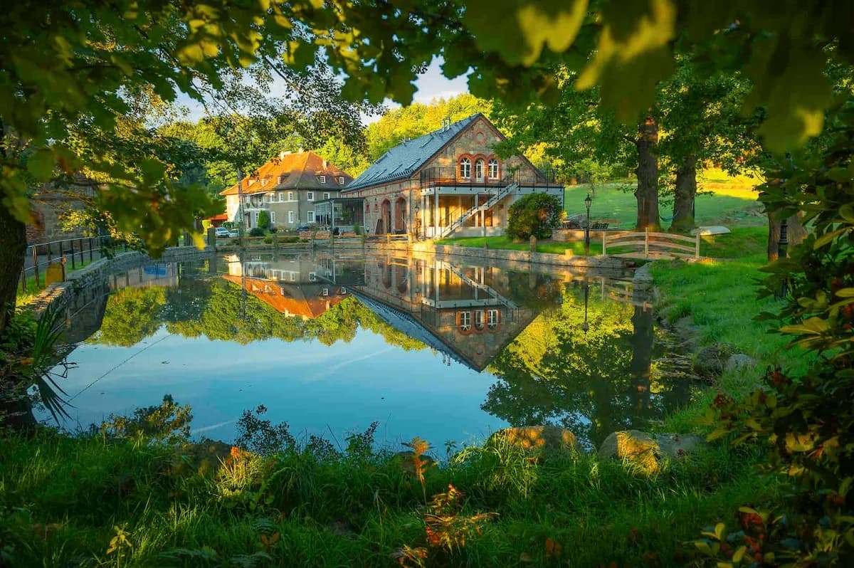 Dom nad jeziorem Dolnośląskie - idealne miejsce na wypoczynek i relaks