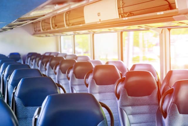 Jak dojechać do wydm w Łebie - najlepsze opcje transportu i porady
