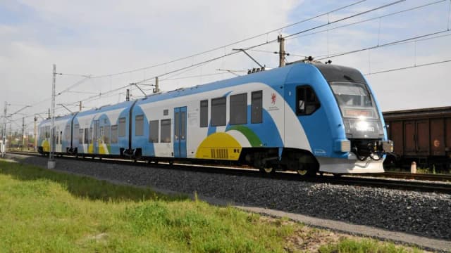 Jak dojechać z Koszalina do Mielna - najlepsze opcje transportu i ceny