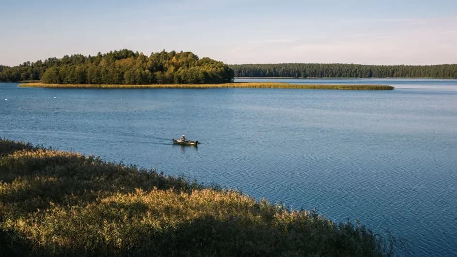 Jezioro Białe Wigierskie: niezwykłe piękno i tajemnice przyrody