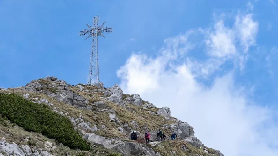 Kasprowy Wierch czy Giewont – który szczyt wybrać na wędrówkę?